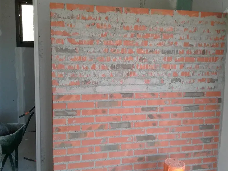 mur de briques avant